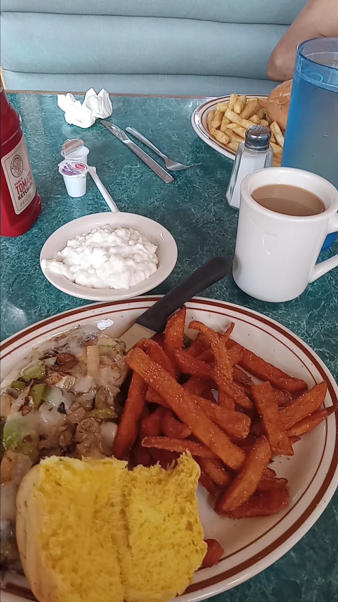 Julie's Cafe East-2