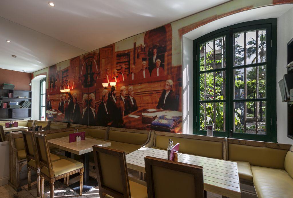 Jury's Cafe And Wine Bar