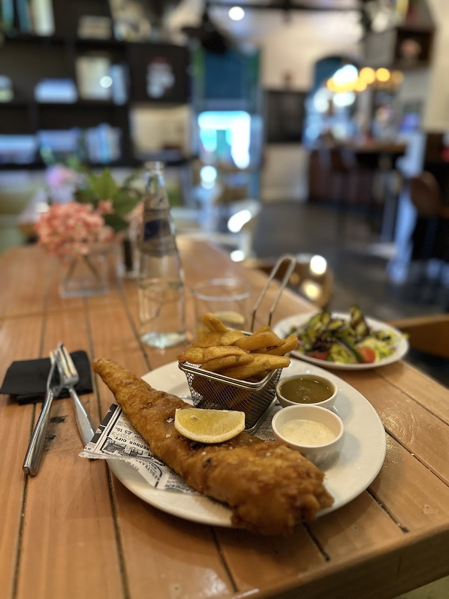 Jury's Cafe And Wine Bar-4
