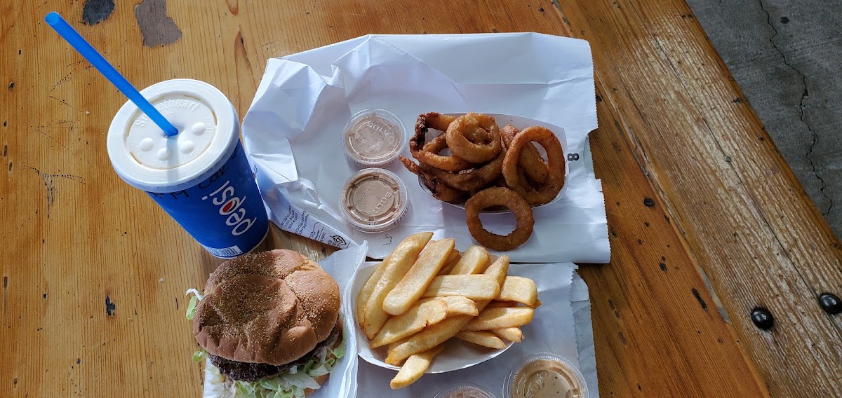 K & R Drive-Inn-9