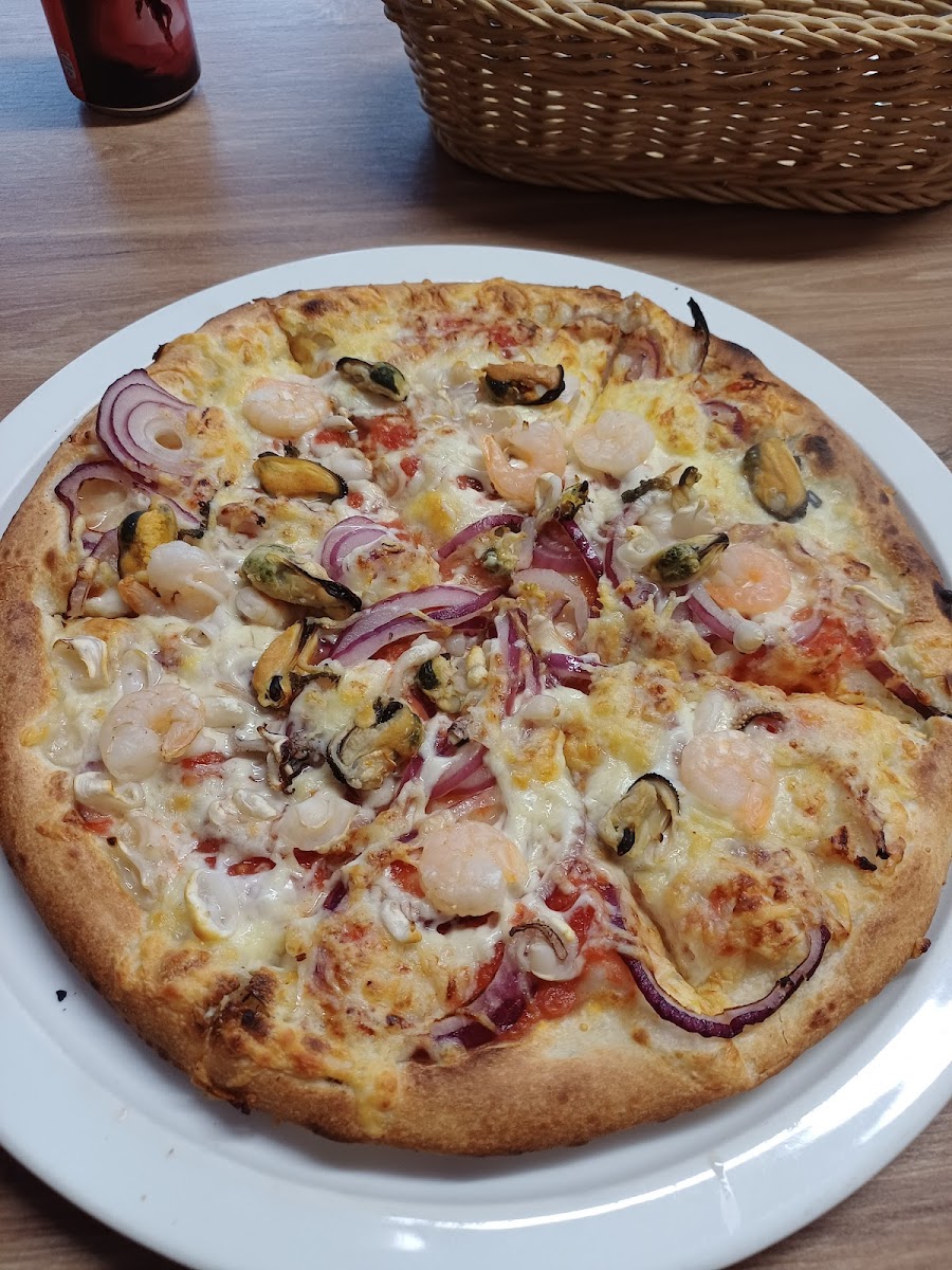 Kadi Zeggai Pizzahaus-3