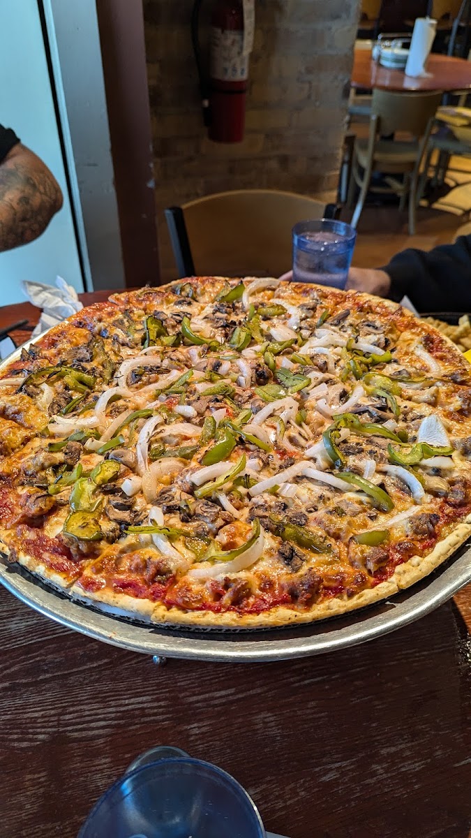 Kaiser's Of Kenosha Pizza Restaurant & Pub-9