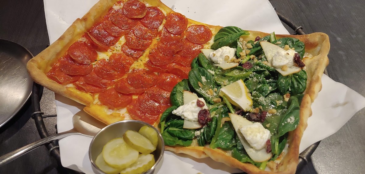 Kanival Pizza-2
