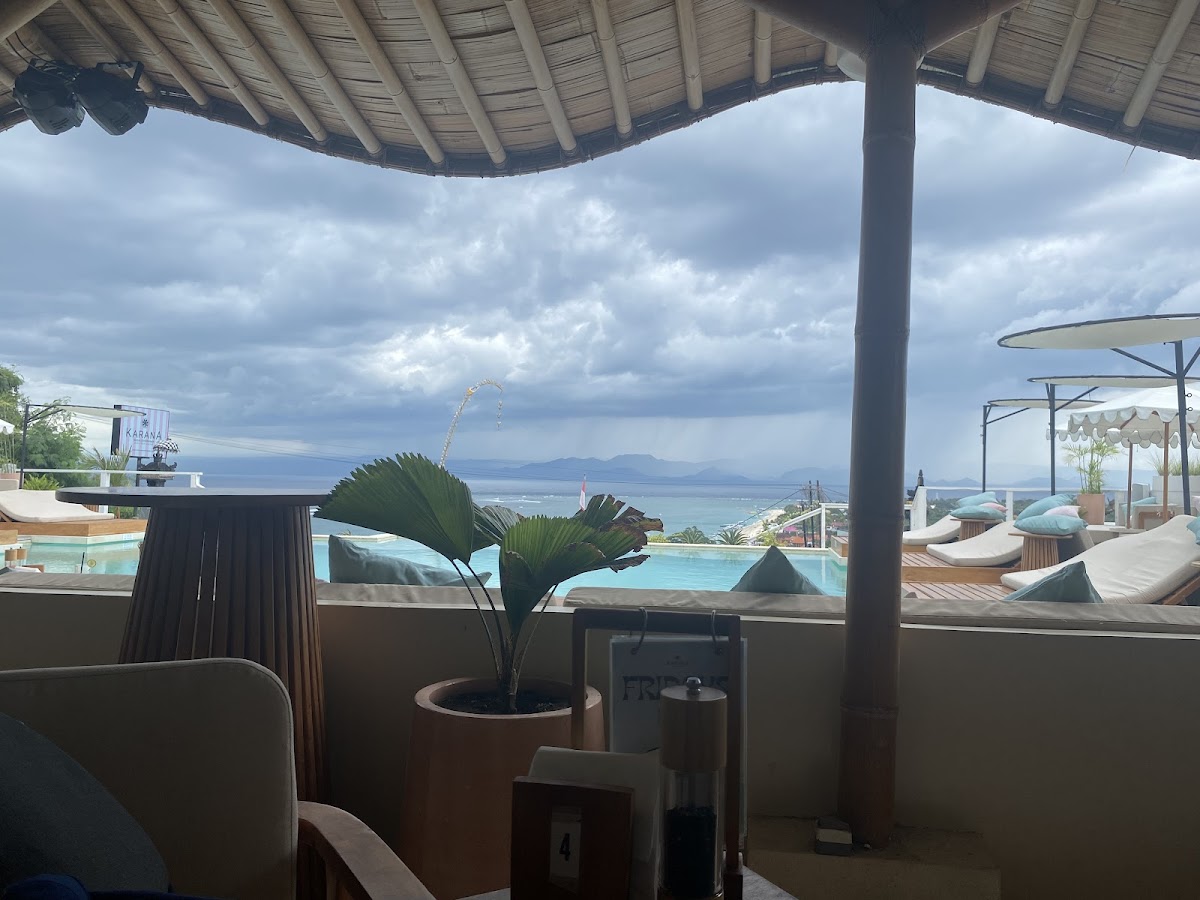 Karana Nusa Lembongan, Pool - Bar - Dining-3