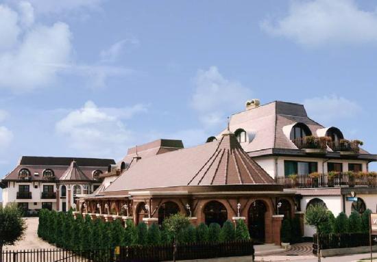 Karikás Hotel És Étterem-4