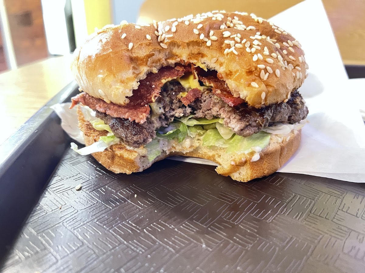Karl's Famous Burgers-5