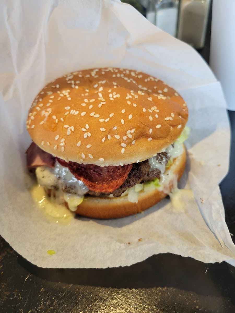 Karl's Famous Burgers-8