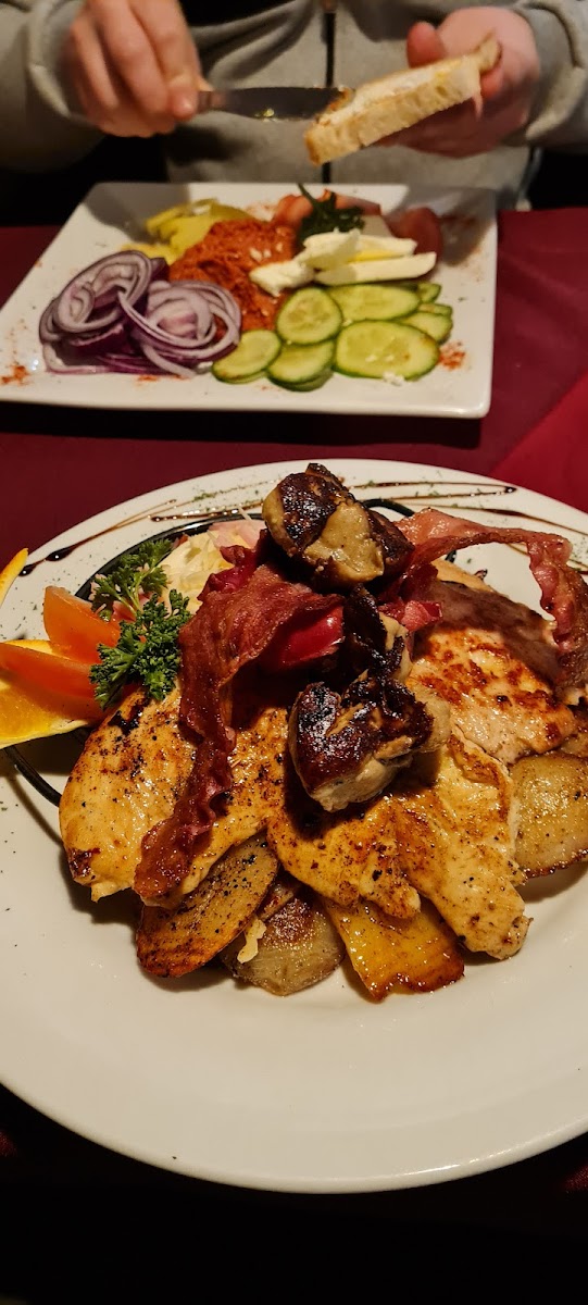 Kert Étterem Caffé & Grill-9