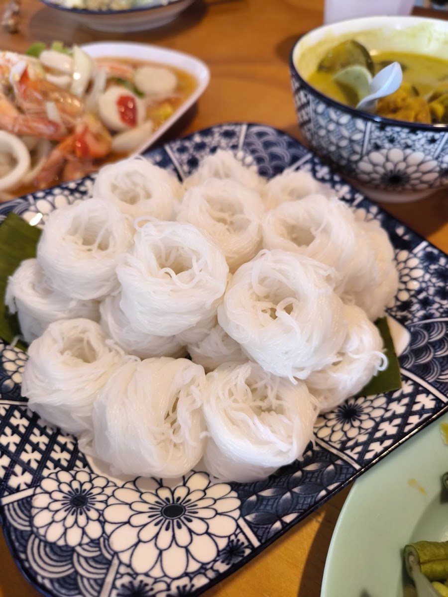 Khun Bee Fresh Rice Noodle-4