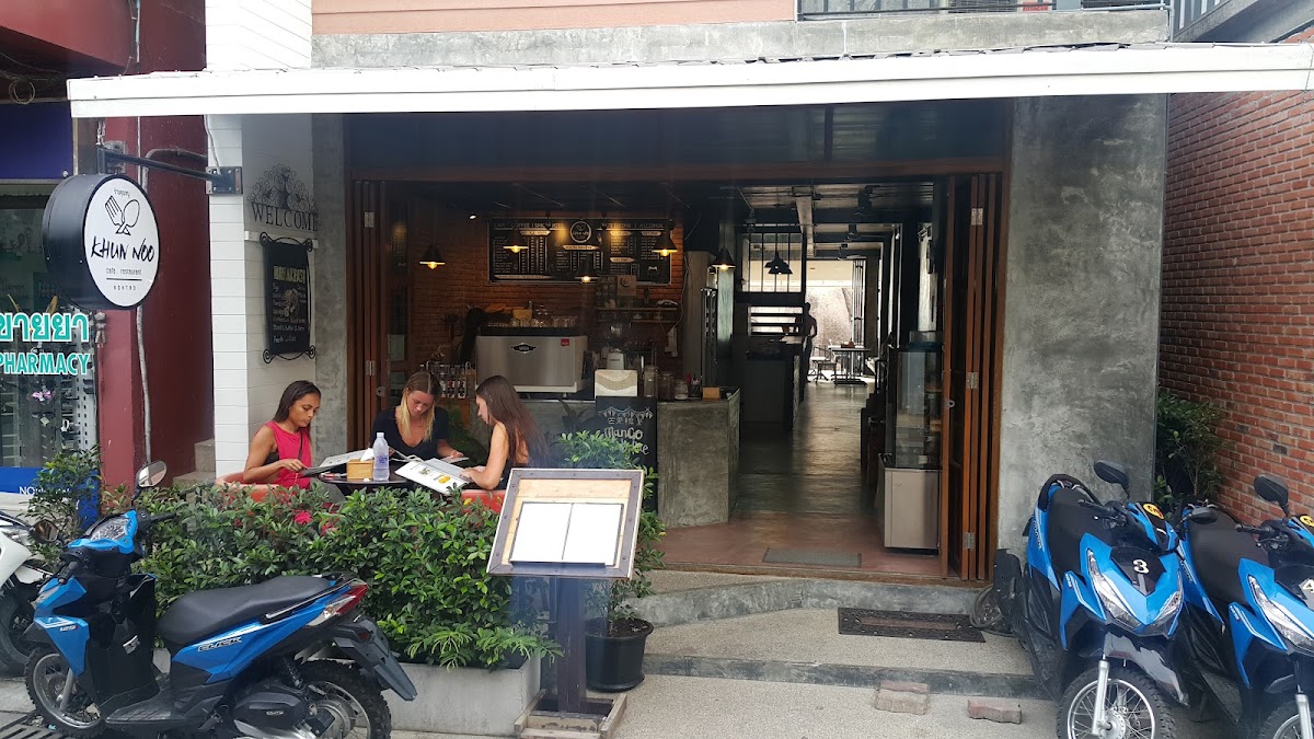 Khun Noo Cafe & Restaurant