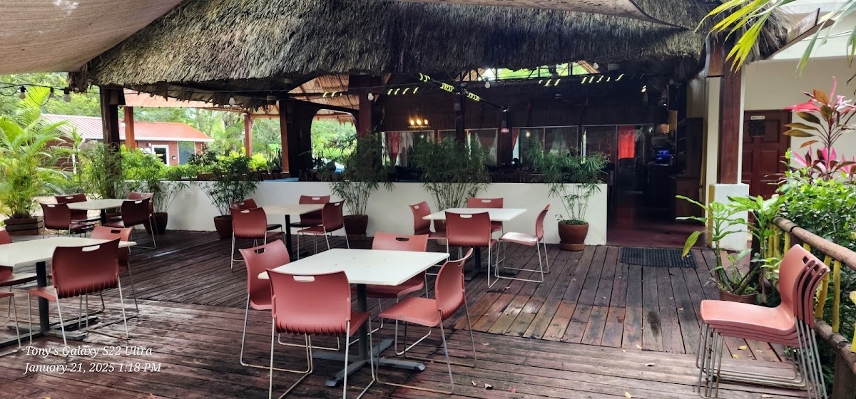 Kiki Witz Restaurant And Spa
