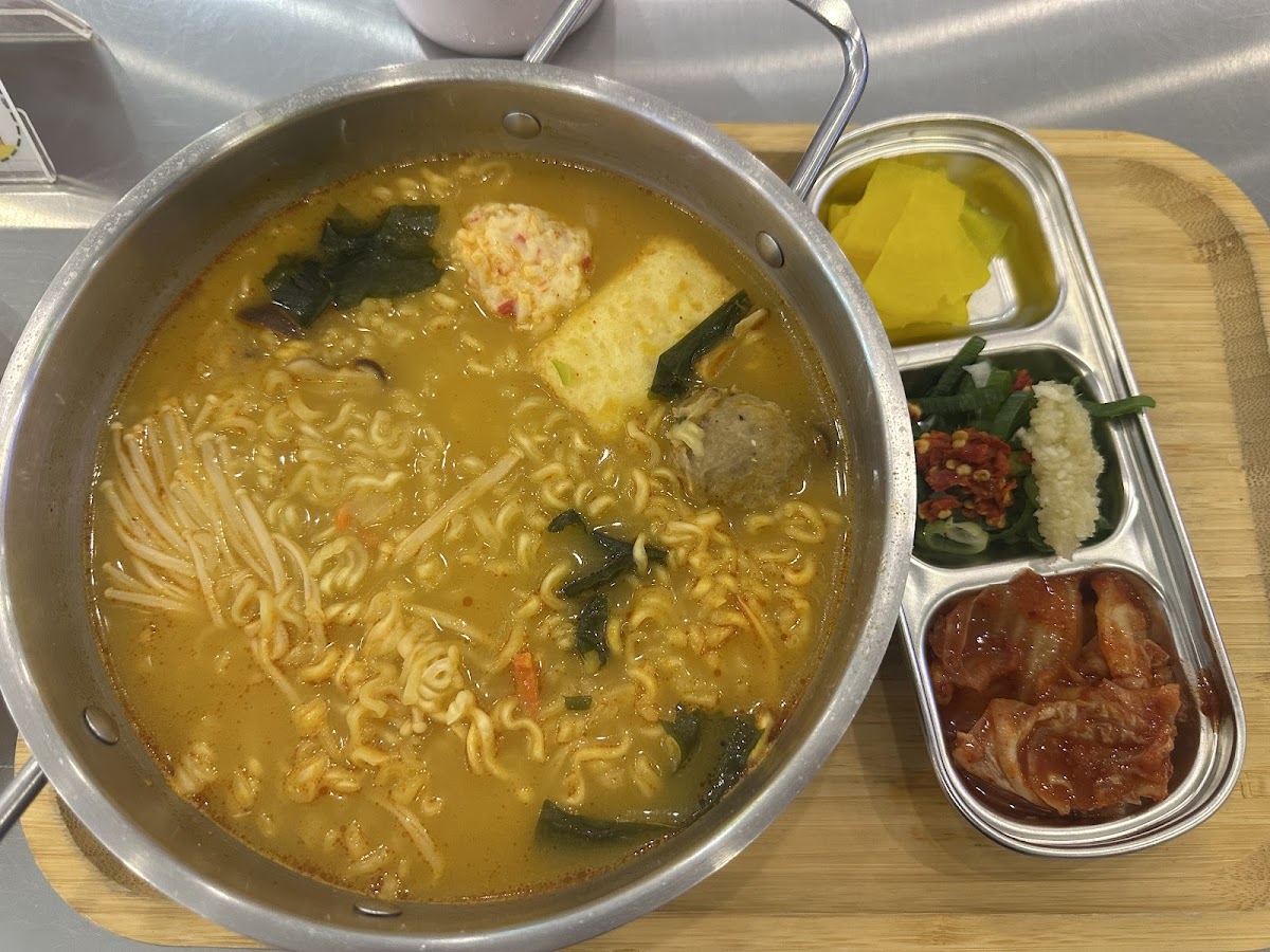Kim's Ramyun#1 - Timog Ave-4