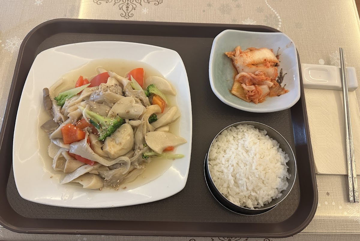 Kim's Restaurant-3