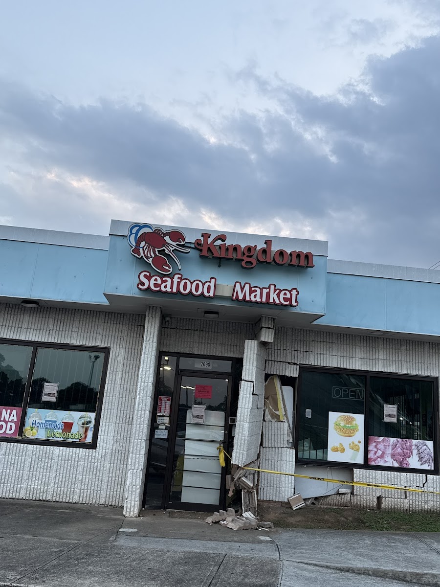 Kingdom Seafood Market-3