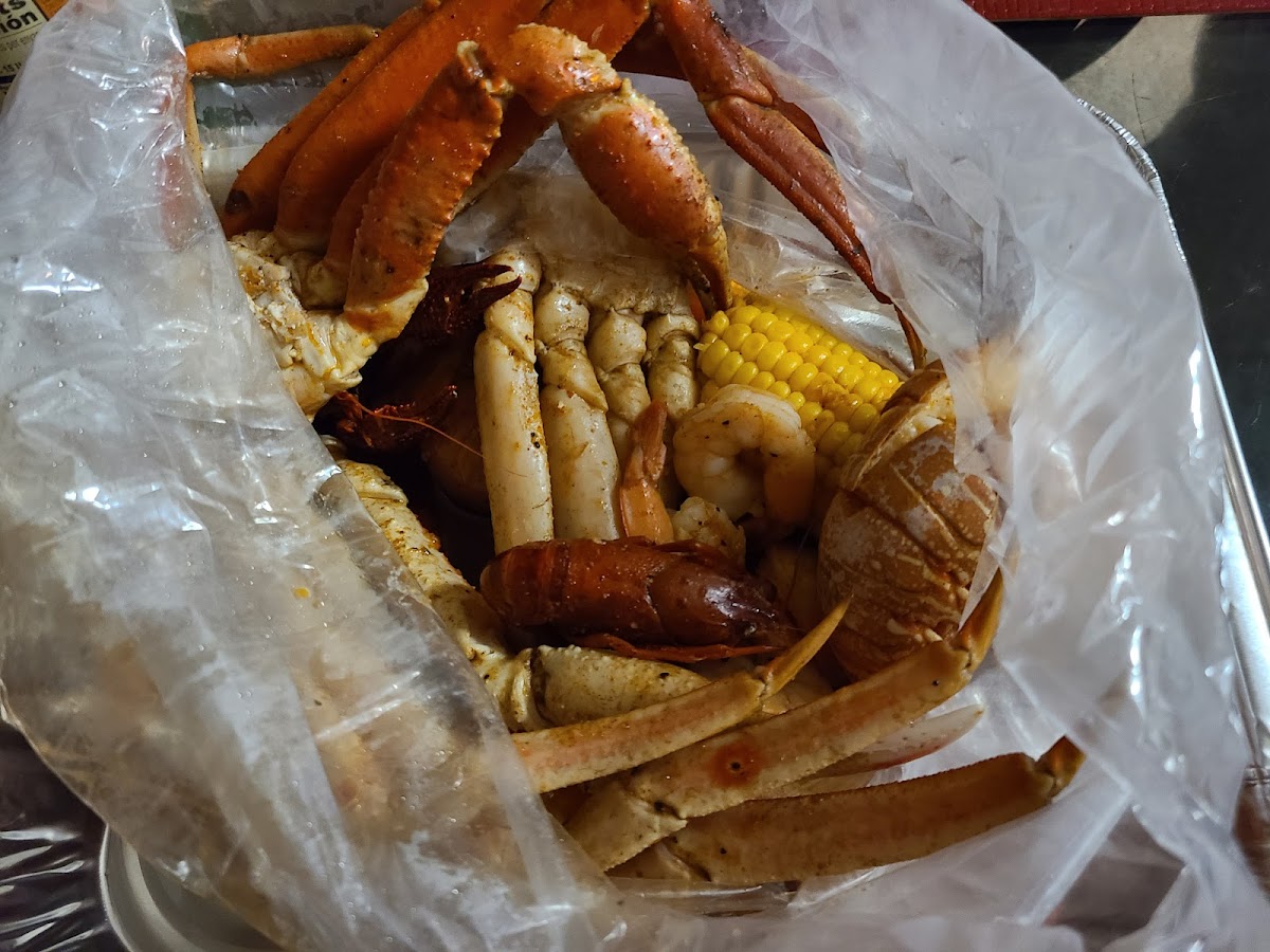 Kingdom Seafood Market-5