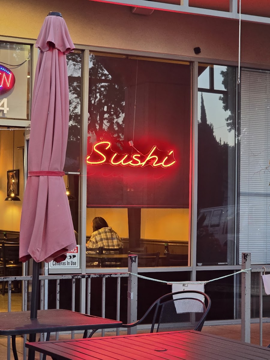 Kizuna Sushi Japanese Restaurant