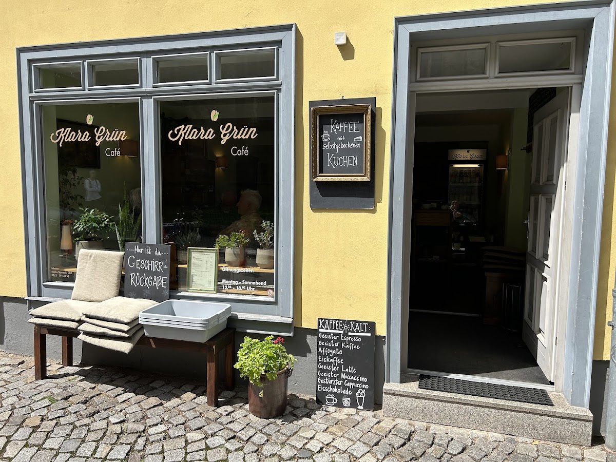 Klara Green - Café