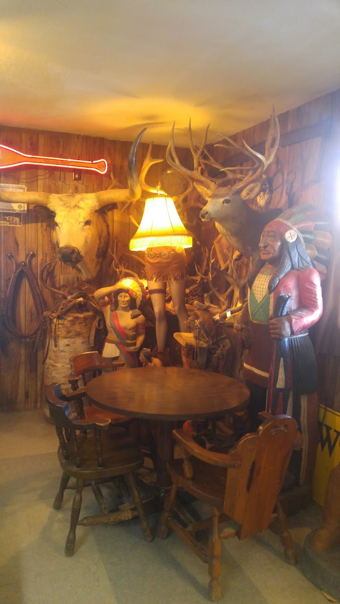 Kluck's Callon Saloon-4