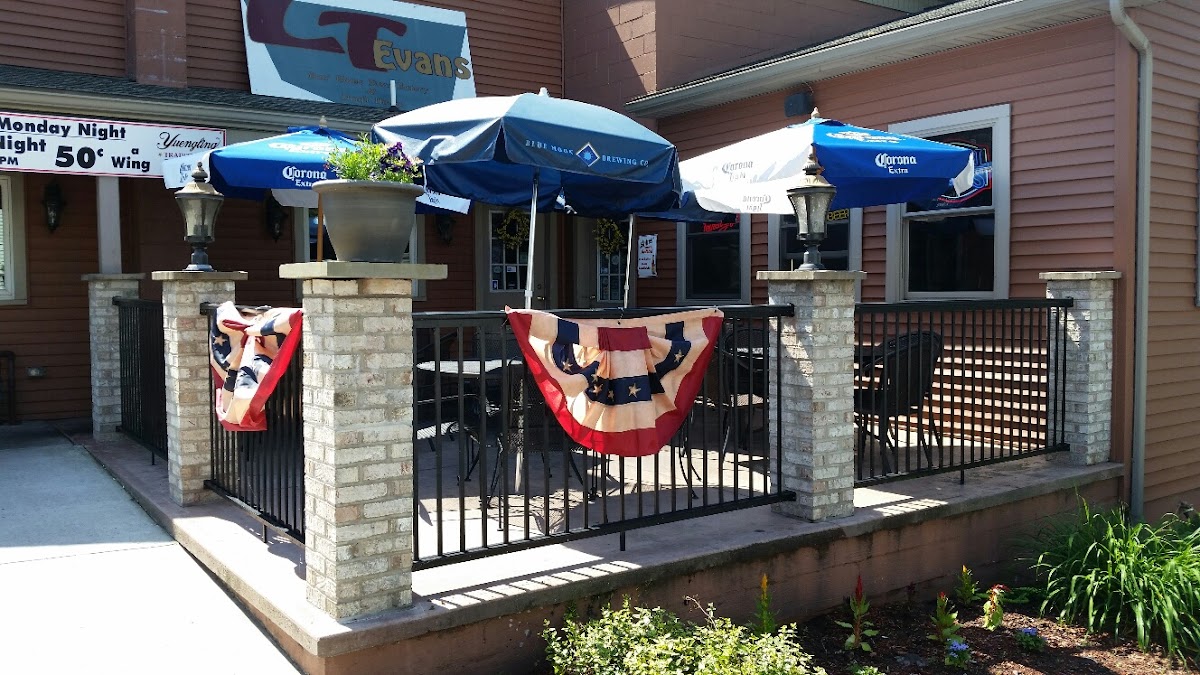 L T Evans Eatery & Drafthouse