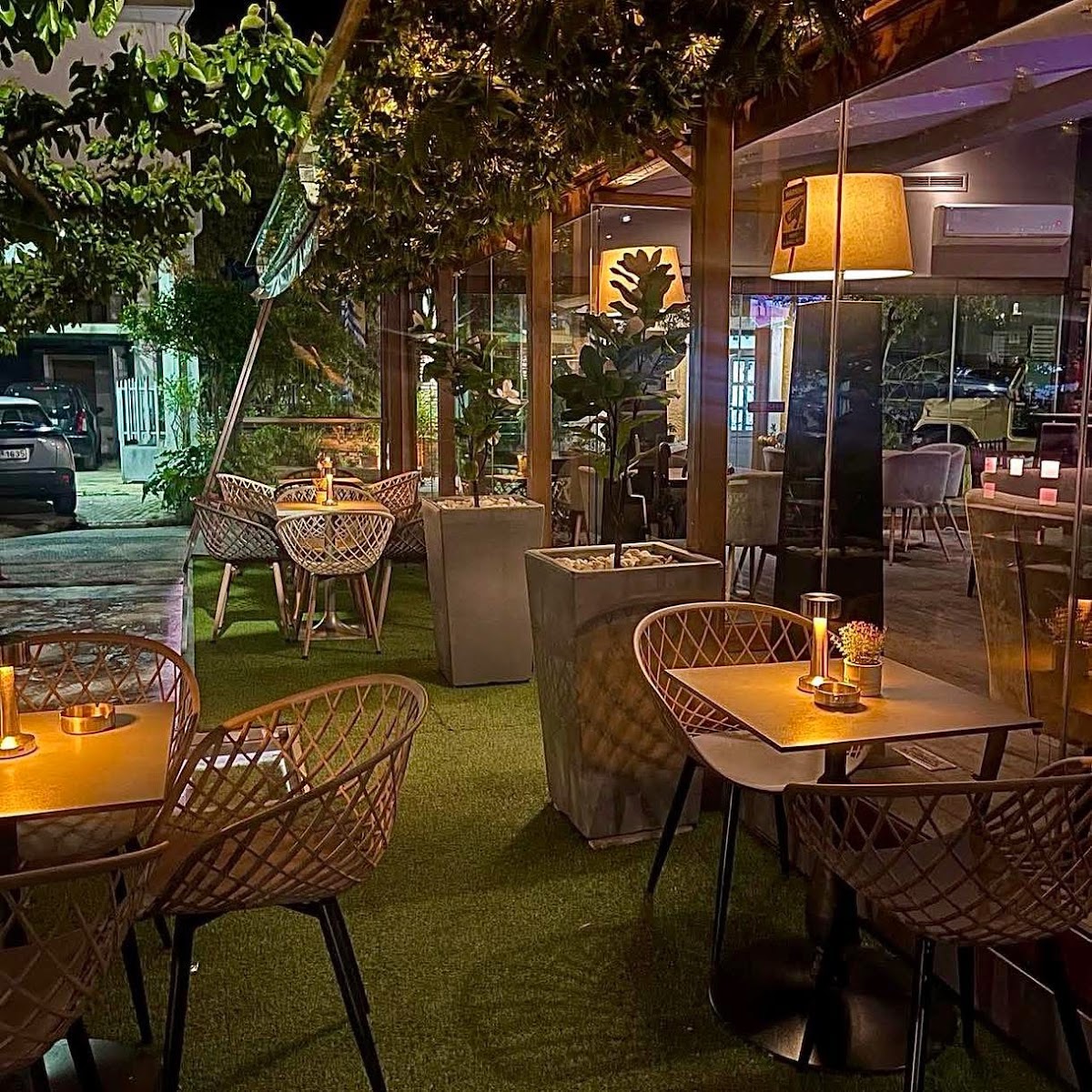 La Casa All Day Cafe Bar