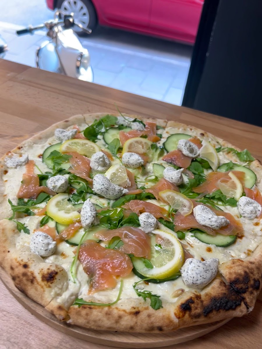 La Cucina Pizza-2