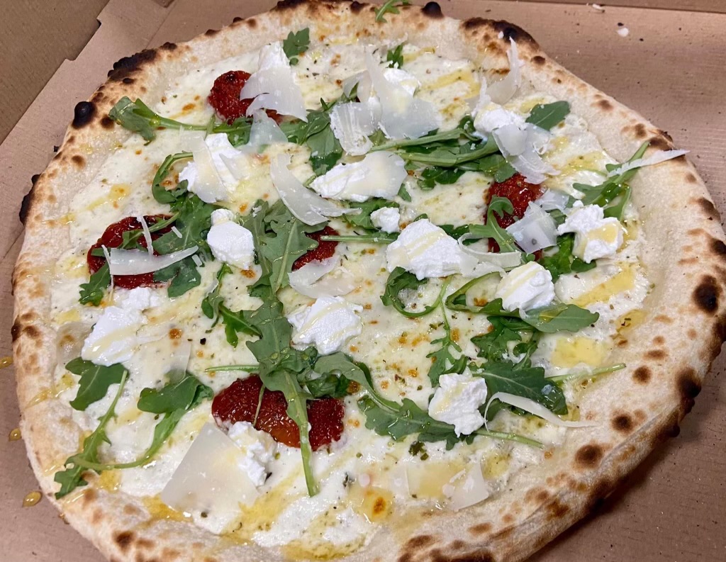 La Cucina Pizza-5