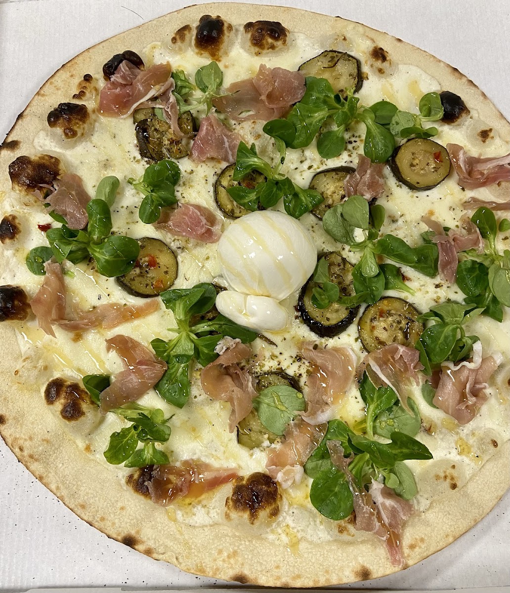 La Cucina Pizza-6