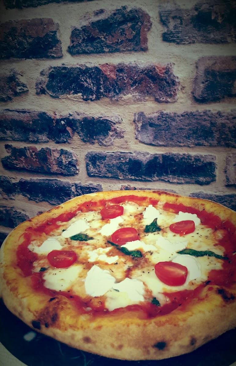 La Cucina Pizza-7