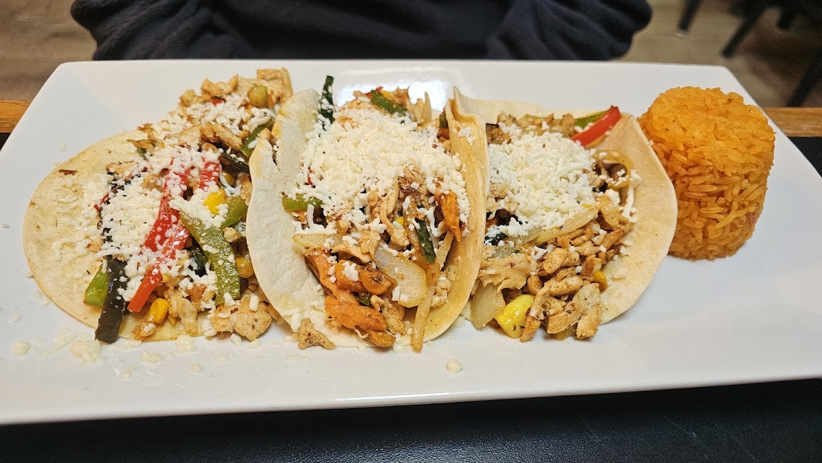 La Familia Mexican Bar And Grill-3