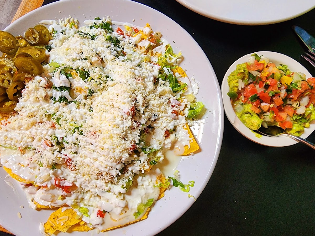 La Familia Mexican Bar And Grill-7