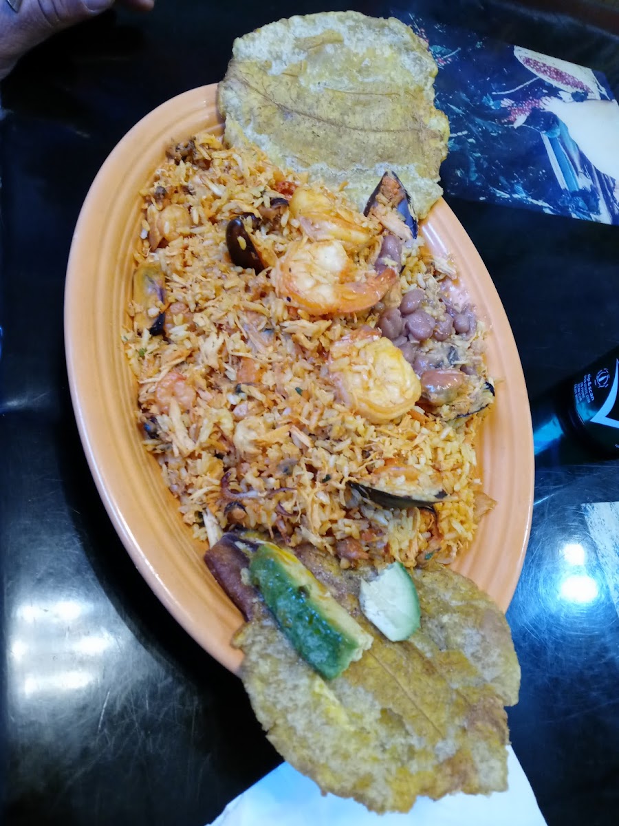La Fonda Colombiana Restaurante Bar-9