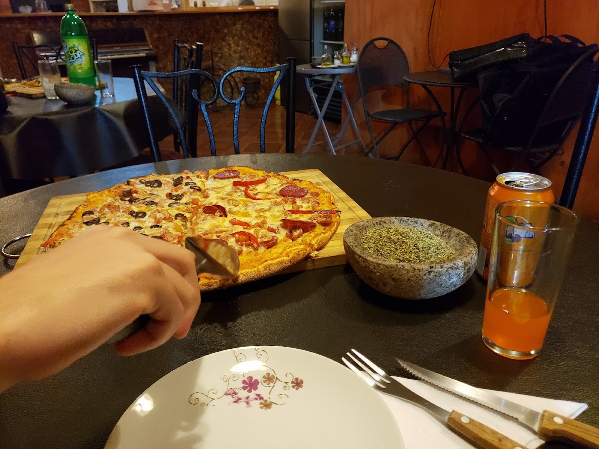 La Mona Pizza-5