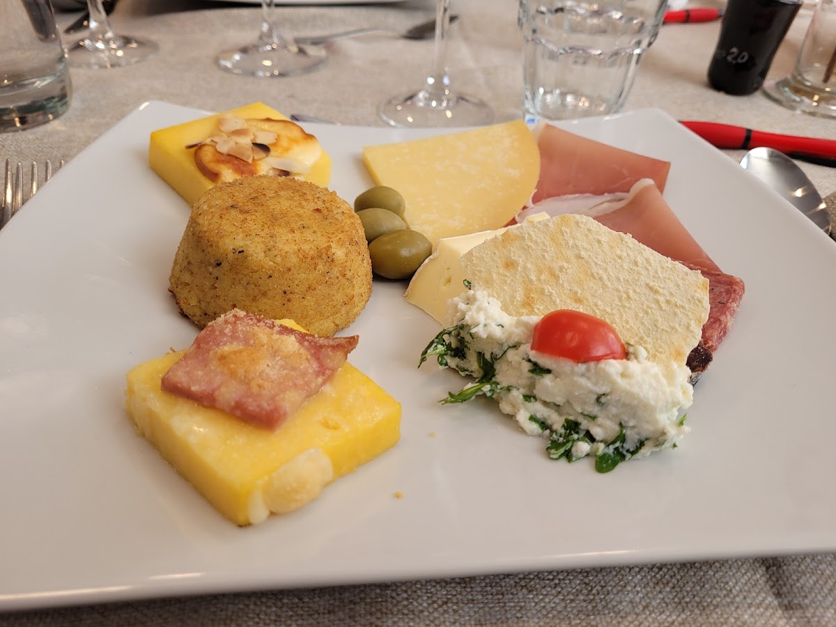 La Rondine 2.0 Trattoria New Age Pizzeria-8