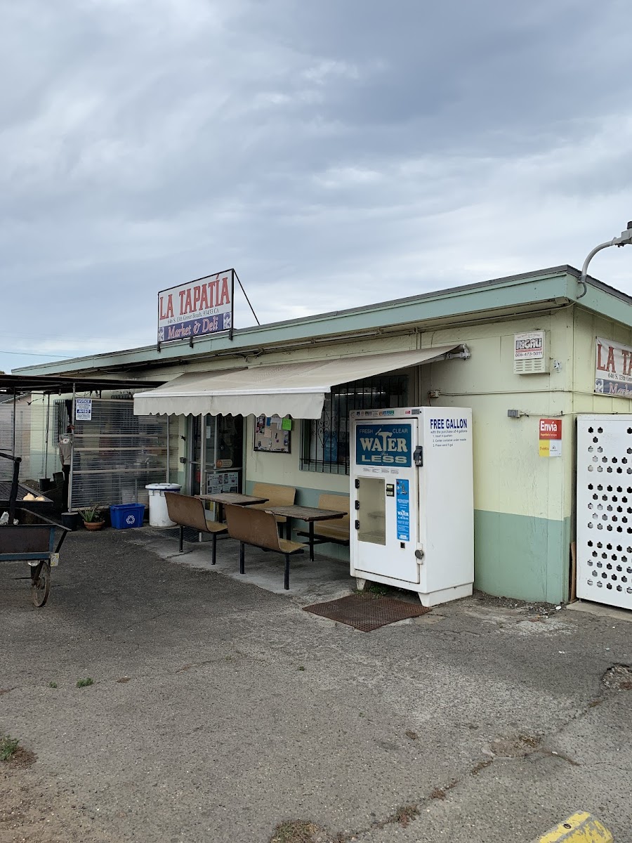 La Tapatia Market & Deli