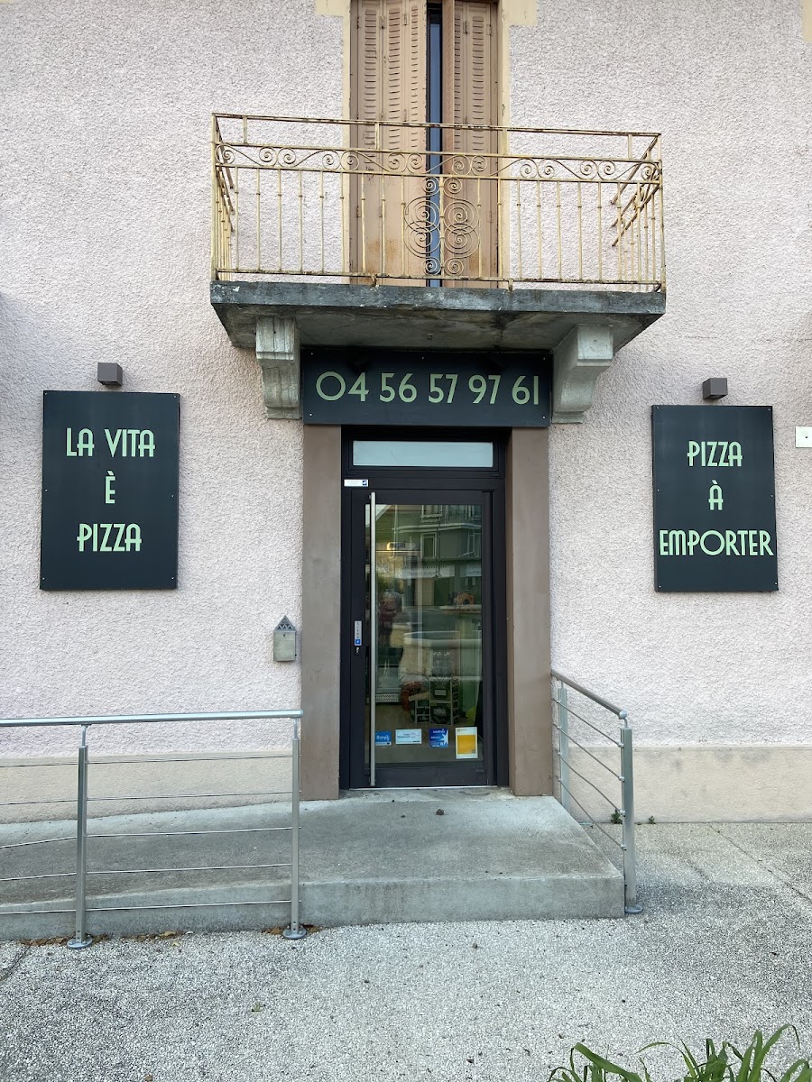 La Vita È Pizza