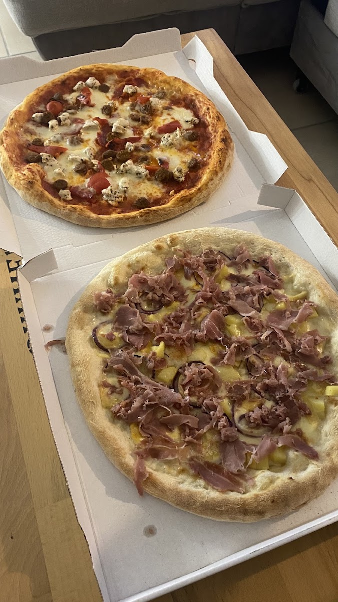 La Vita È Pizza-6