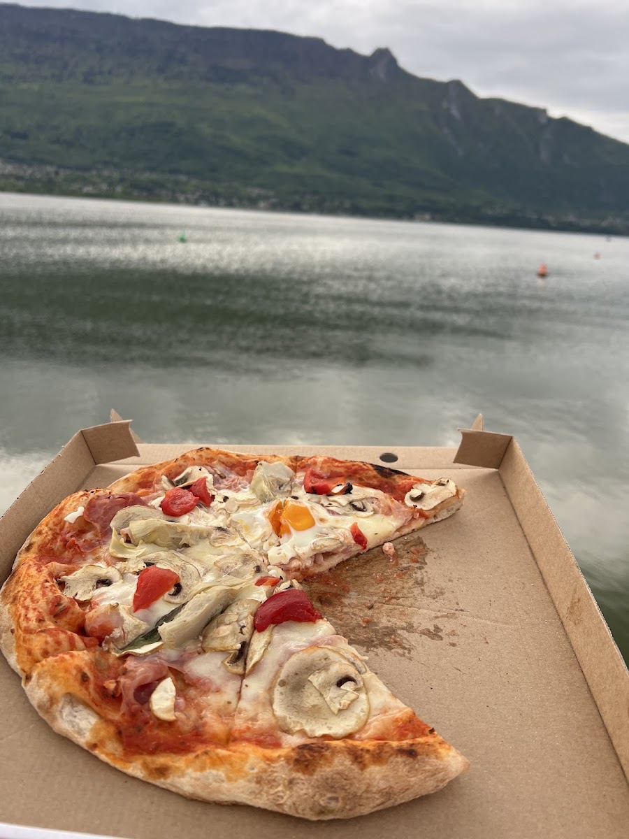 La Vita È Pizza-7
