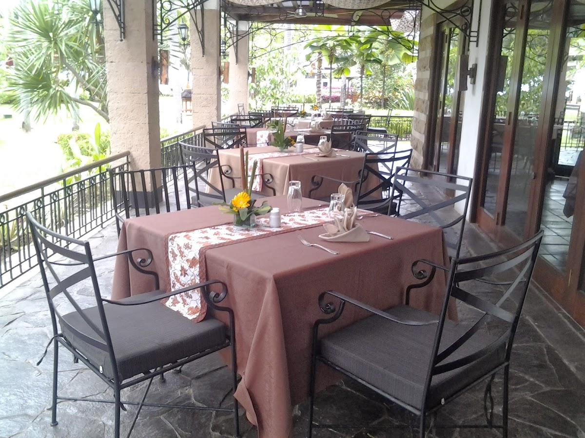 Lada Restaurant
