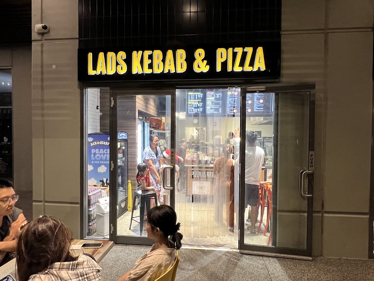 Lads Kebab & Pizza Halls Head