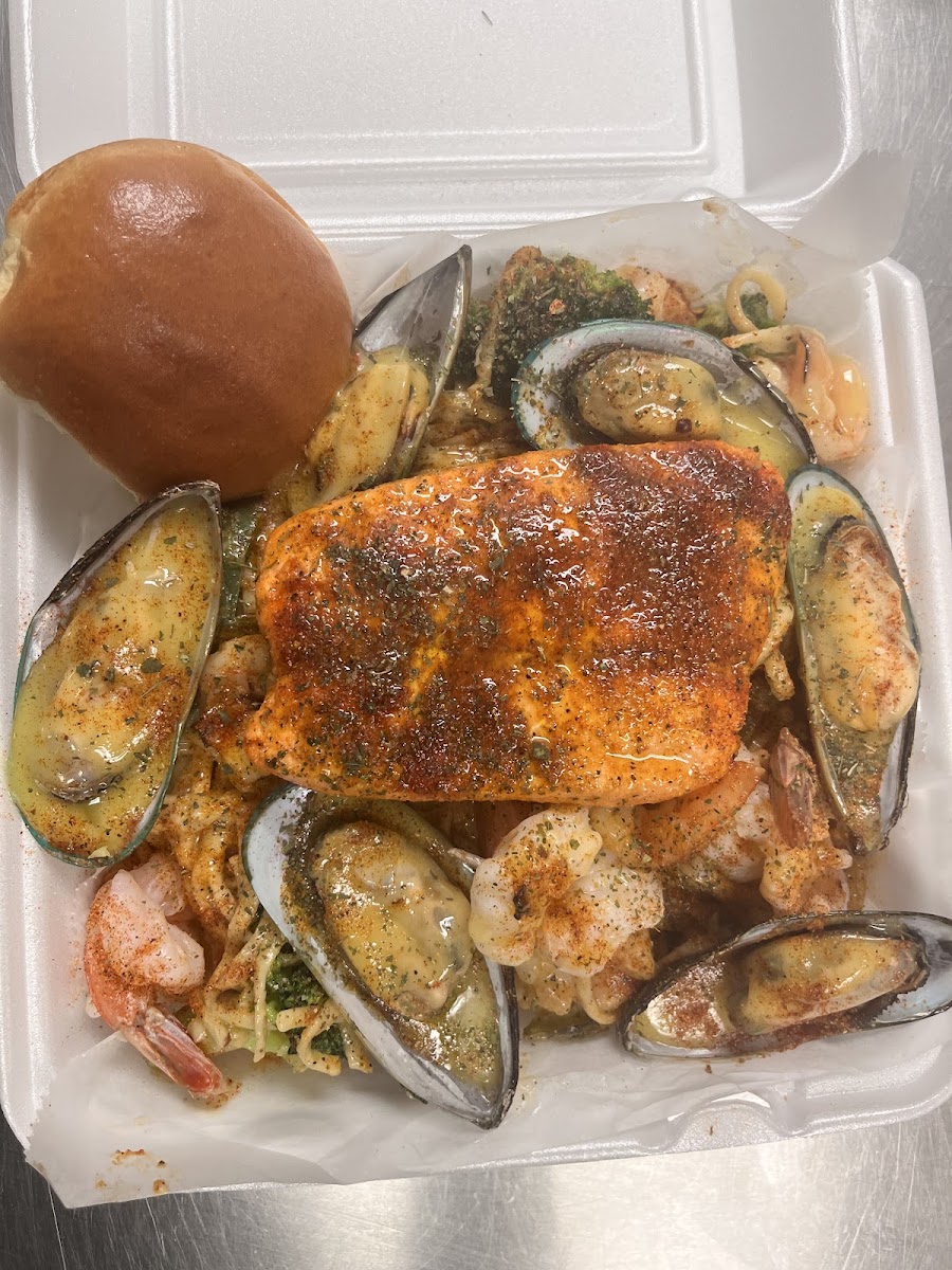 Lady T Homestyle Southern Cuisine & Catering-3