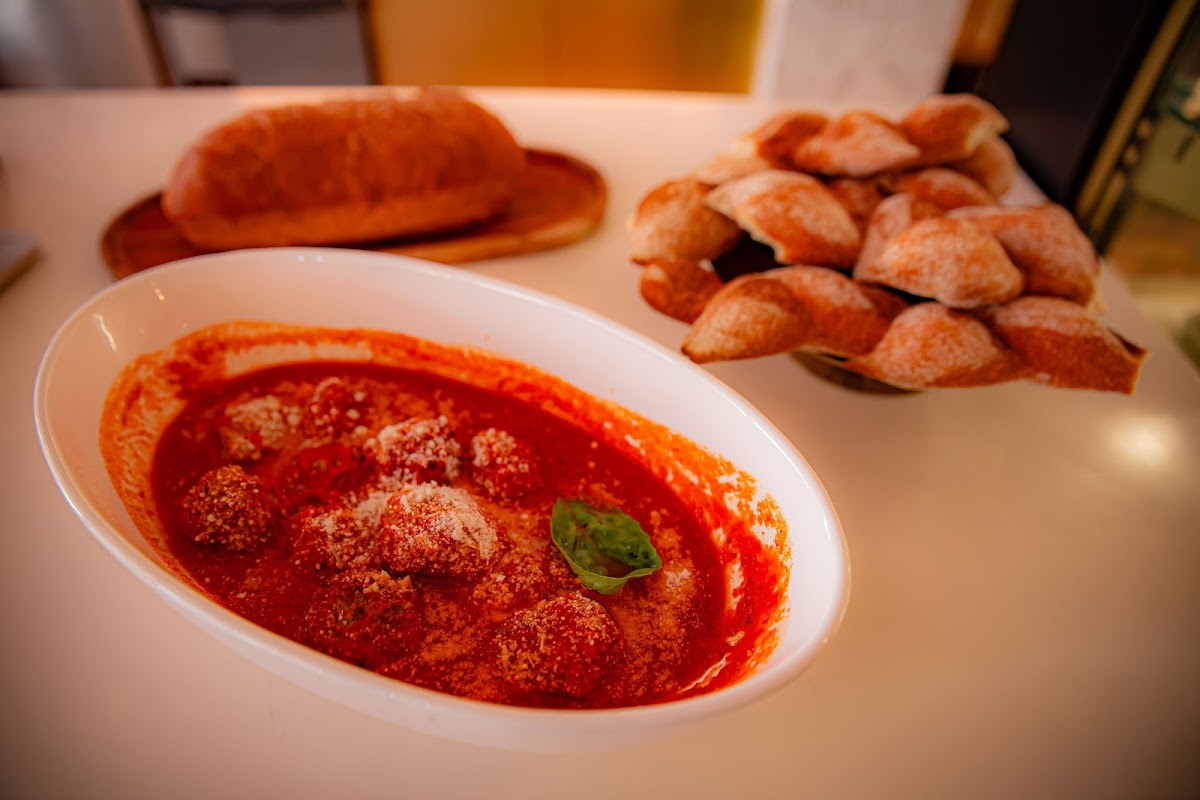 Lago Pizza & Pasta Bar-2