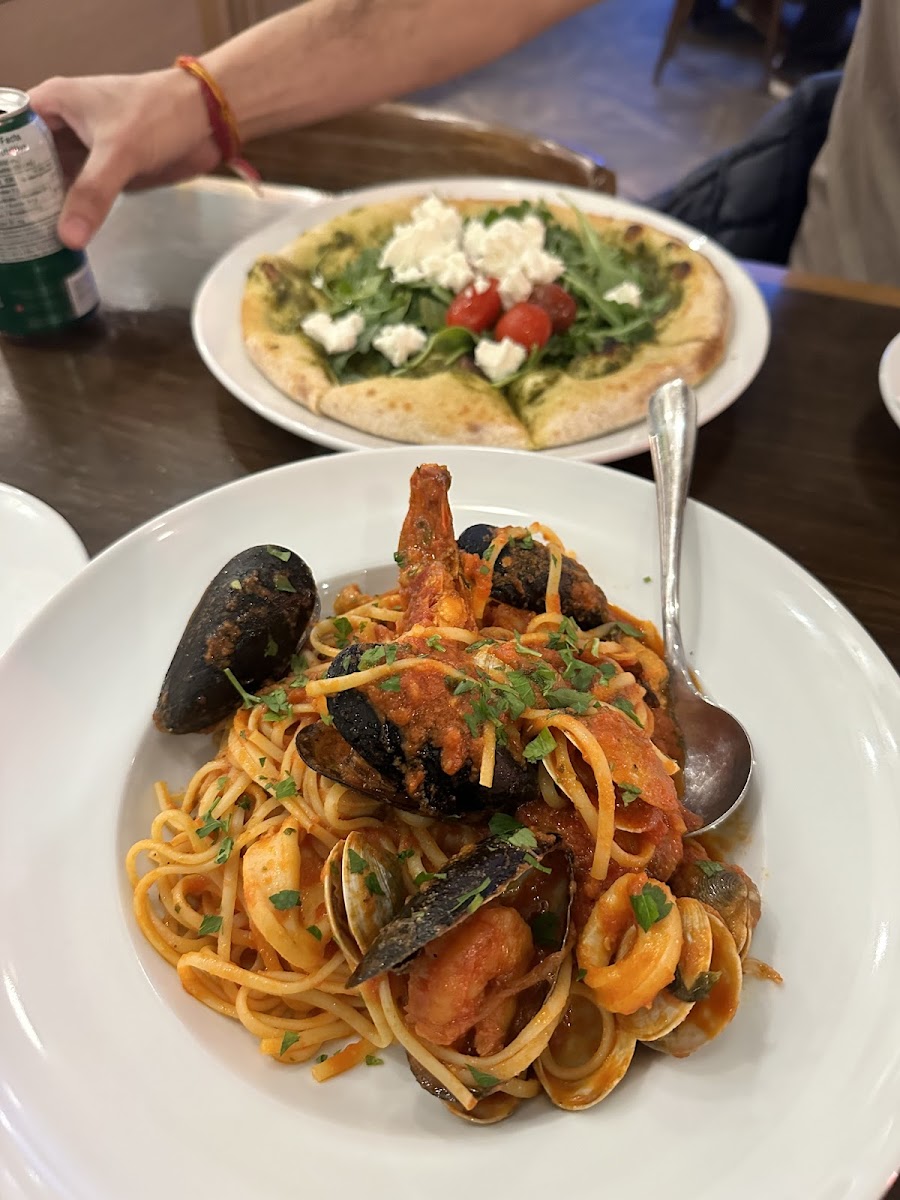 Lago Pizza & Pasta Bar-4