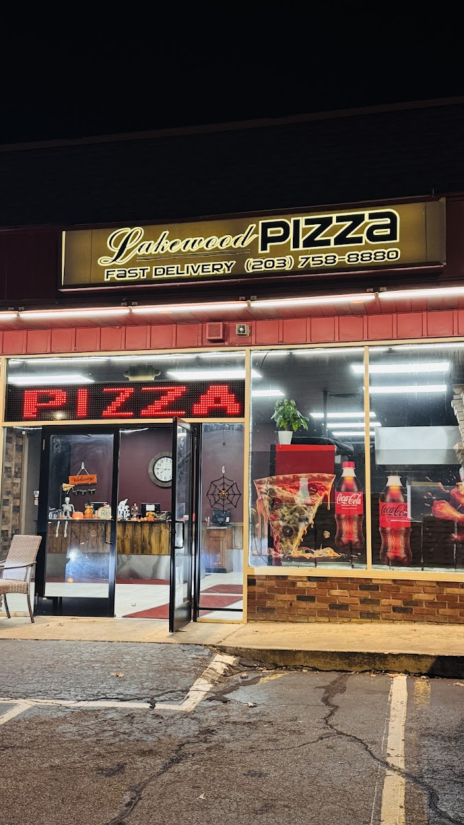 Lakewood Pizza