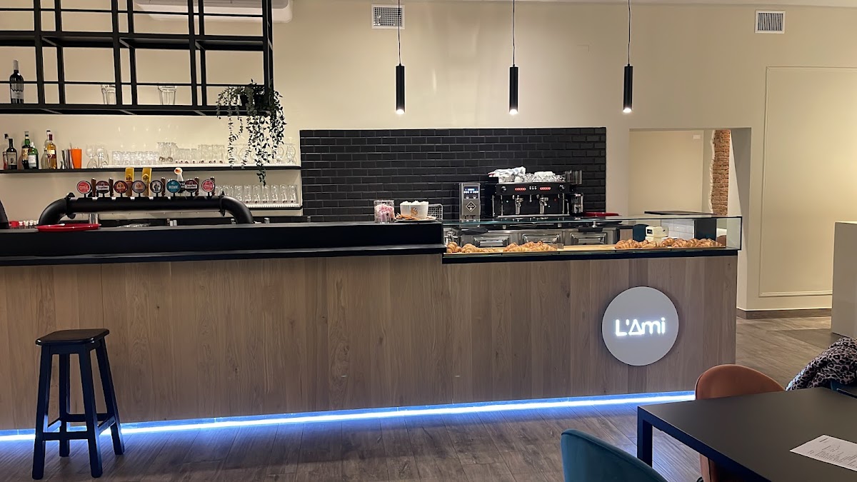 L’Ami Grill Restaurant & Pizza