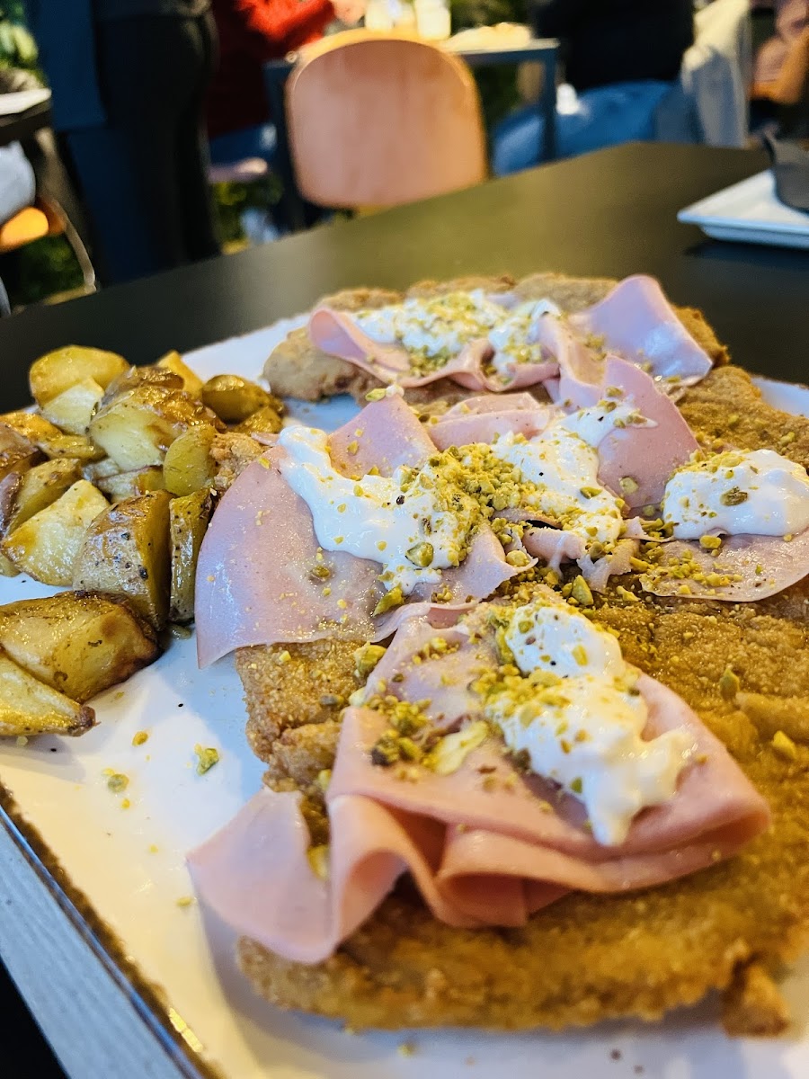 L’Ami Grill Restaurant & Pizza-10