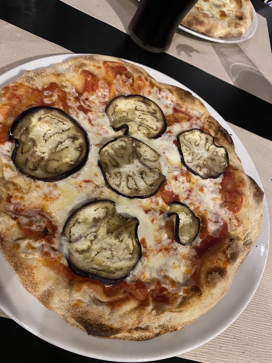 L’Ami Grill Restaurant & Pizza-8