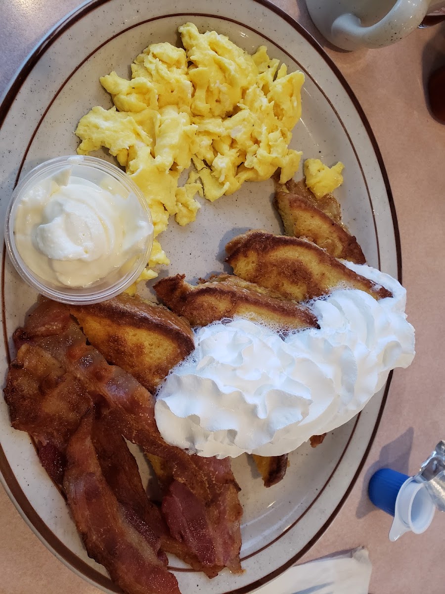Lancers Family Restaurant-10