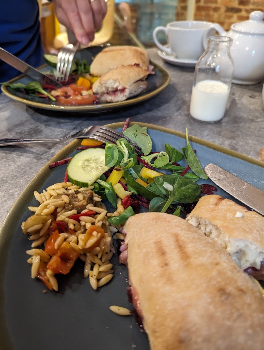 Larders Coffee Bar-10