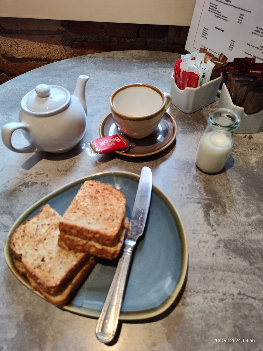 Larders Coffee Bar-6