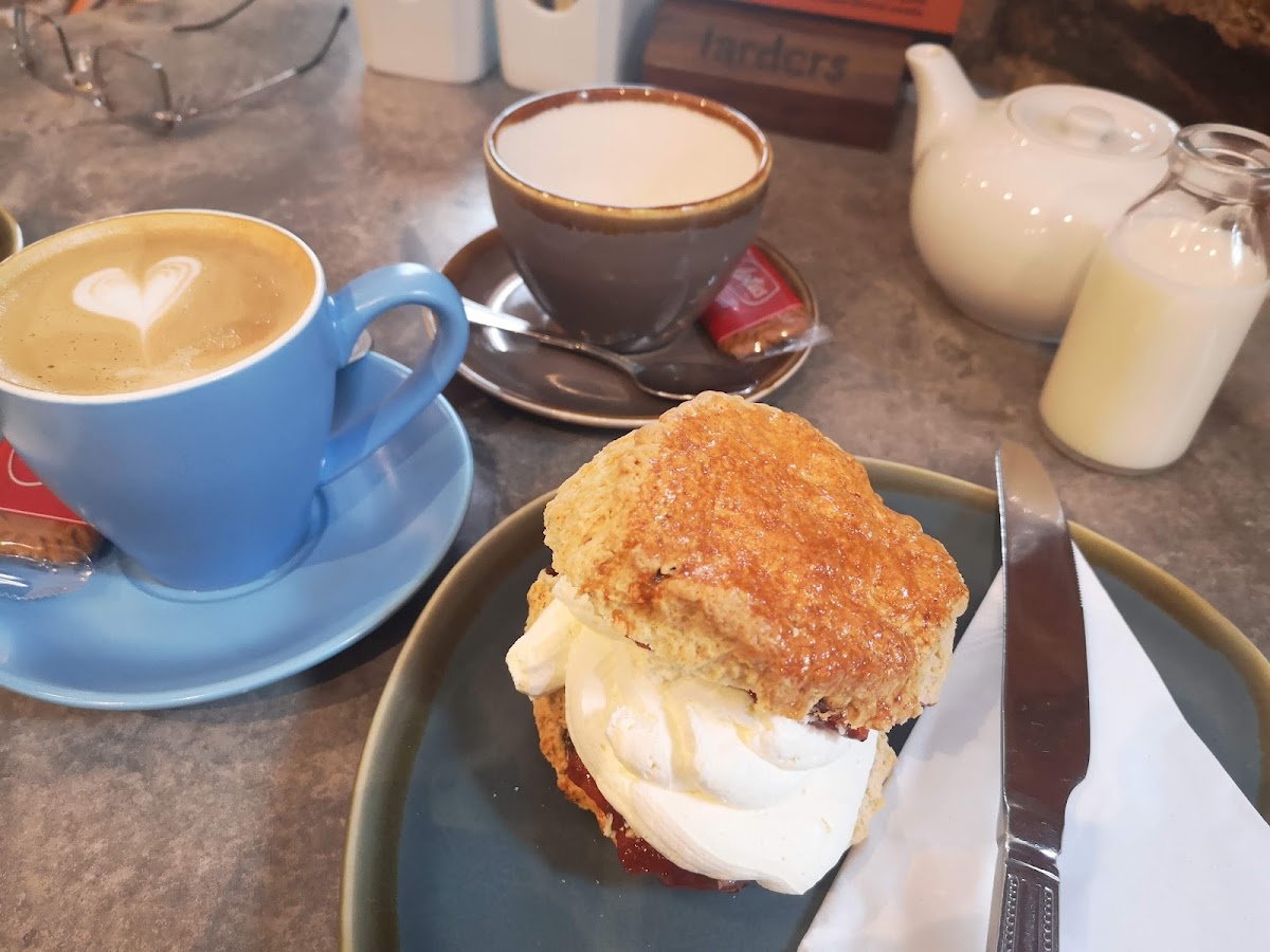 Larders Coffee Bar-8